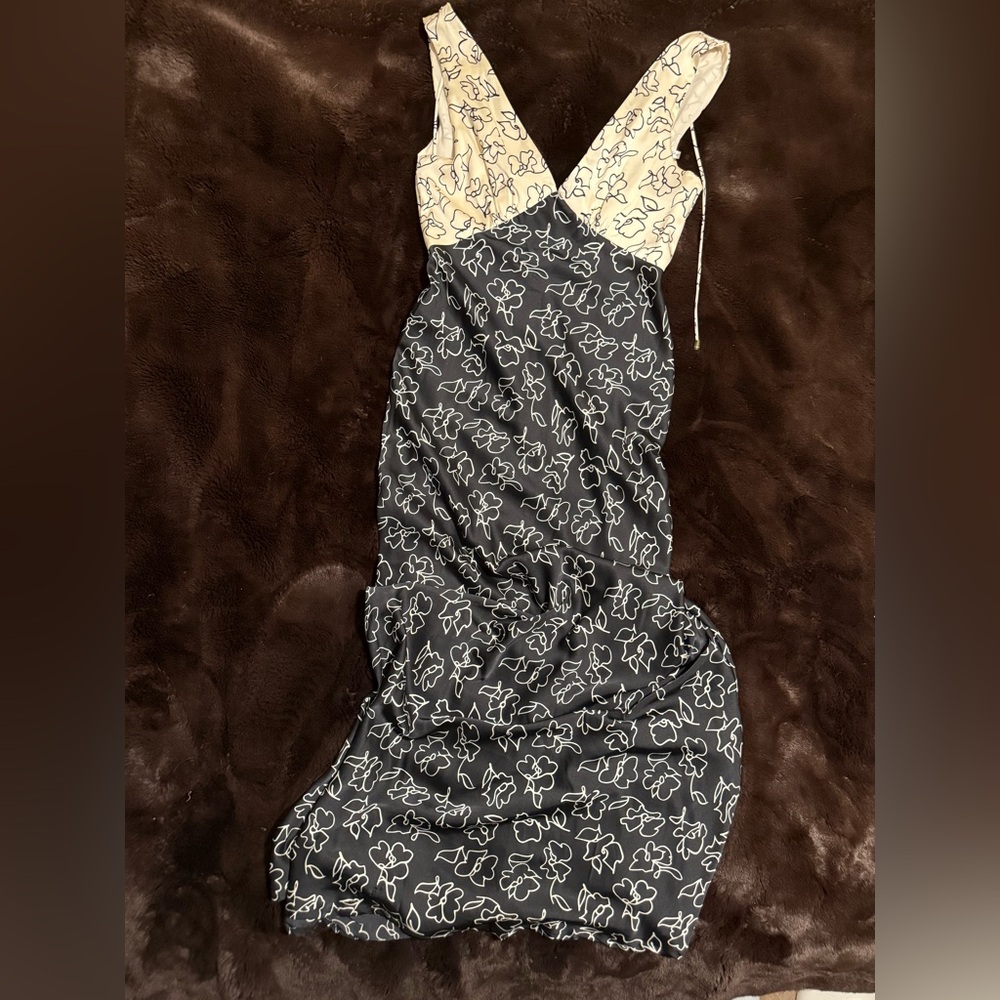 Elegant Black and Cream Backless Dress